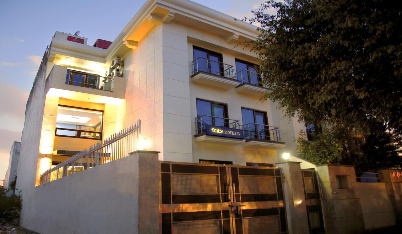 Fabhotel Oasis Dlf Phase 3 Gurgáon Kültér fotó