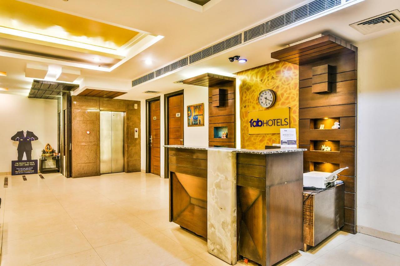 Fabhotel Oasis Dlf Phase 3 Gurgáon Kültér fotó
