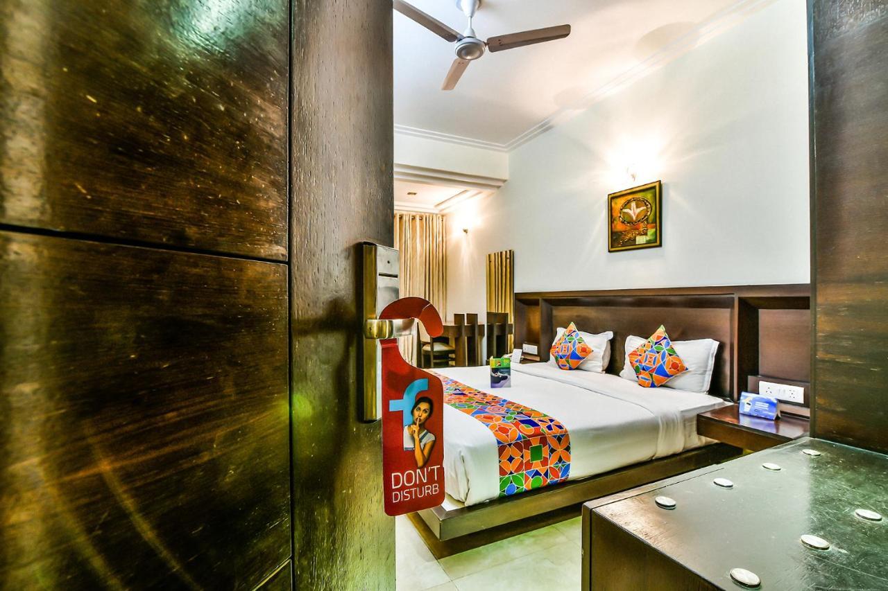 Fabhotel Oasis Dlf Phase 3 Gurgáon Kültér fotó